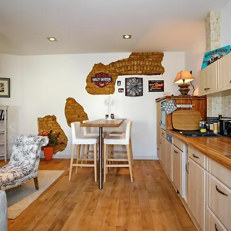 Doberaner Strasse 15 03 *